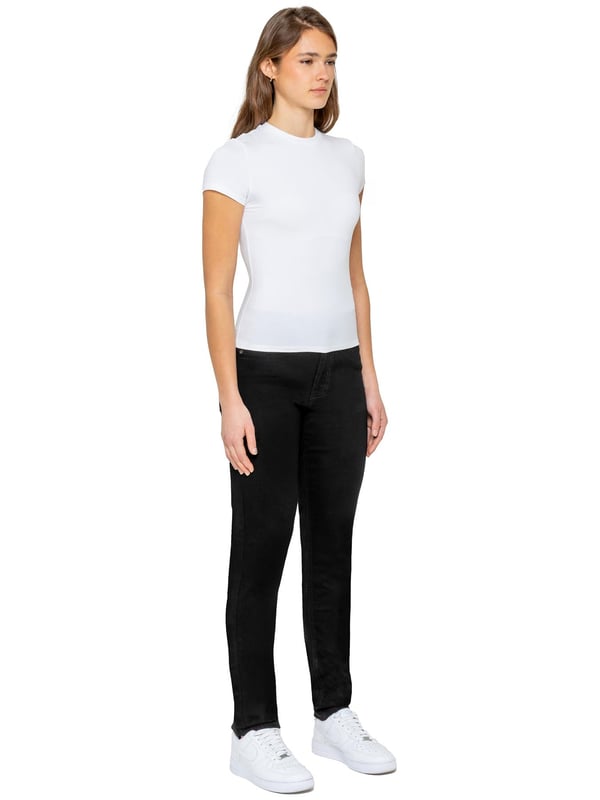 These black mom jeans by Enzo Jeans are the perfect blend of comfort and style. Featuring a high-waisted fit, 5 classic pockets, a zip fly, and stretchy fabric, they offer a flattering, relaxed feel that every mom in jeans loves. Whether you're after petite mom jeans, black jeans mom style, or just your new favorite mom jeans for women, these Enzo Jeans deliver the ideal high waisted mom jeans look — trendy, comfy, and always on point.(658)
