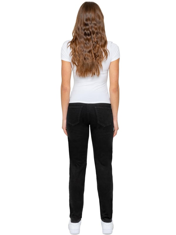These black mom jeans by Enzo Jeans are the perfect blend of comfort and style. Featuring a high-waisted fit, 5 classic pockets, a zip fly, and stretchy fabric, they offer a flattering, relaxed feel that every mom in jeans loves. Whether you're after petite mom jeans, black jeans mom style, or just your new favorite mom jeans for women, these Enzo Jeans deliver the ideal high waisted mom jeans look — trendy, comfy, and always on point.(658)
