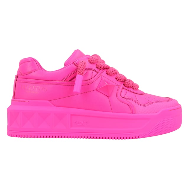 Sole: rubber
 Platform Height: 1.5 inches
 Features: padded tongue and collar, pyramid stud at outer side
 Material: nappa leather and grained leather
 Lining: buffed leather and mesh