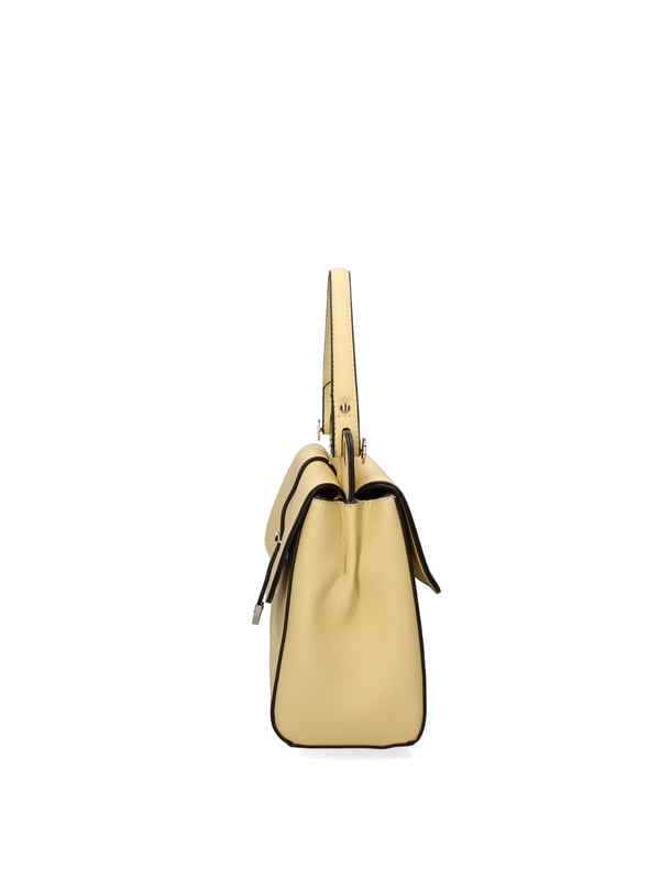 Bolso de mujer. El cierre es con botón magnético. Los bolsillos internos tienen cremallera. Los bolsillos externos están ausentes. La correa para el hombro es ajustable y extraíble. El mango está fabricado en PU. Hay un compartimento interno. El material externo es 100%PU. Internamente es 100% Poliéster. Medidas: 27,5x23x10 cm. Producto de moda