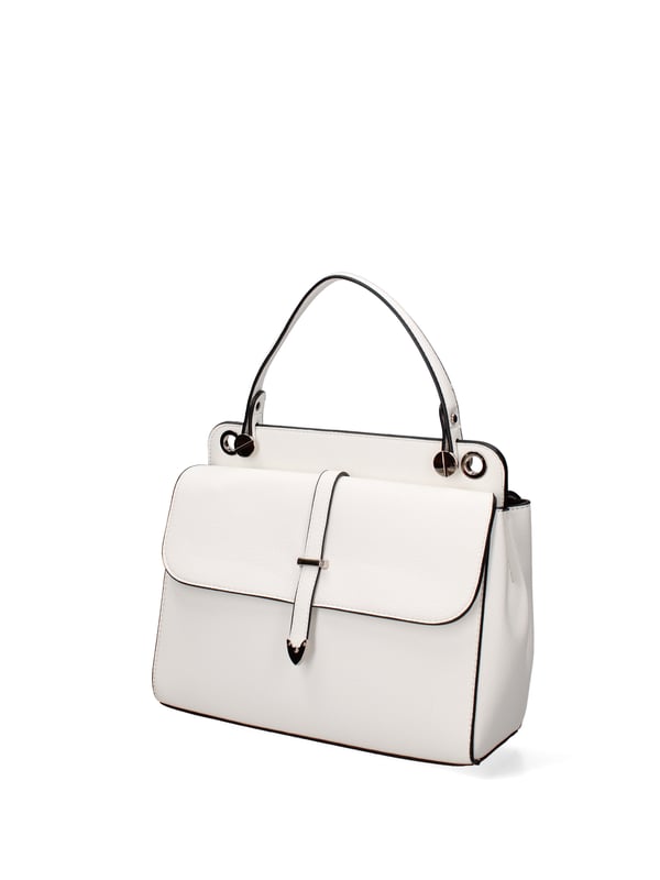 Bolso de mujer. El cierre es con botón magnético. Los bolsillos internos tienen cremallera. Los bolsillos externos están ausentes. La correa para el hombro es ajustable y extraíble. El mango está fabricado en PU. Hay un compartimento interno. El material externo es 100%PU. Internamente es 100% Poliéster. Medidas: 27,5x23x10 cm. Producto de moda