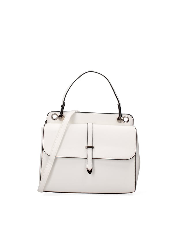 Bolso de mujer. El cierre es con botón magnético. Los bolsillos internos tienen cremallera. Los bolsillos externos están ausentes. La correa para el hombro es ajustable y extraíble. El mango está fabricado en PU. Hay un compartimento interno. El material externo es 100%PU. Internamente es 100% Poliéster. Medidas: 27,5x23x10 cm. Producto de moda