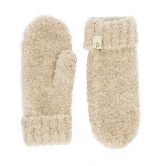 Add a cosy style to your winter wardrobe and keep your hands snug on chilly days with Idriss, our textured mittens. They're your next go-to accessory for the cold seasons.