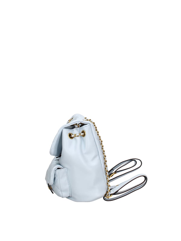 Mochila de mujer. El cierre es con cierre de giro. Los bolsillos internos son uno con cremallera. Los bolsillos externos son dos bolsillos delanteros con cierres giratorios. La bandolera es de cadena. El mango es de cadena. Hay un compartimento interno. El material externo es 100%PU. Internamente es 100% Poliéster. Medidas: 20x21x12 cm. Producto de moda