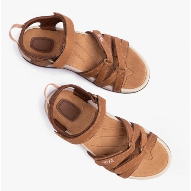 These lightweight, breathable leather sandals feature a cross-strap design with an adjustable touch fasten, a round toe, and a flat heel, ideal for casual wear