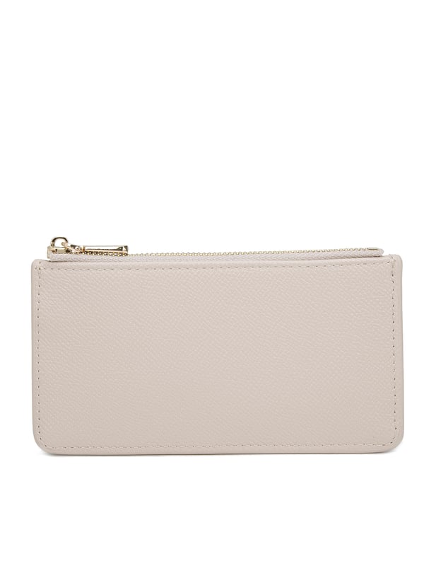 Cartera de mujer. El cierre es con cremallera. Faltan bolsillos internos. Los bolsillos exteriores son tarjeteros. Falta la correa para el hombro. Falta el mango. Hay un compartimento interno. El material exterior es Cuero Vegano/Pu. Internamente no está forrado. Medidas: 15x19x1 cm. Producto de moda