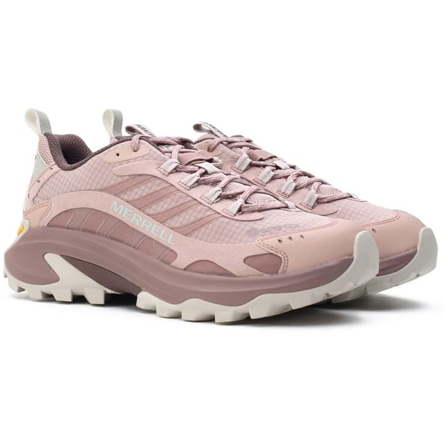 De Moab Speed 2 GORE-TEX® is de nieuwste innovatie op het gebied van trailhiken en outdooractiviteiten van Merrell. Deze nieuwe en verbeterde generatie prestatiegerichte hiking trainers combineert de kennis en trailinzichten van de bestverkochte hikingschoen, de Moab, met de nieuwste innovaties van atletische hikingschoenen en outdoor trainers over de hele wereld met waterdichte eigenschappen dankzij GORE-TEX®.