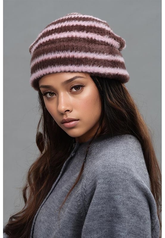 Product: Fuzzy Contrast Striped Thermal Hat
  Pieces: 1
  piece
  Material: Nylon
  Imported
  Actual Height: 10.2 inches
  Actual Width: 10.2 inches
  Gender: Women
