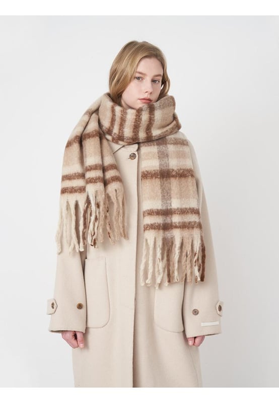 Pieces: 1
  piece
  Material: Polyester
  Imported
  Actual Width: 17.3 inches
  Actual Length: 89.8 inches