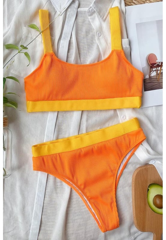 Top type: No underwire
  Bottom type: Mid waist
  Number of pieces: Two
  Chest pad: Removable Padding
  Pattern type: Color block
  Style: Beach
  Features: Basic style
  Material composition: 82% polyester 18% elastane
  Stretch: Highly stretchy
  Care instructions: Hand wash cold. Do not tumble dry.
  Imported