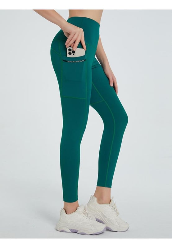 Basic style
  Moderate stretch
  Material composition: 78% nylon 22% spandex
  Care instructions: Dry clean only
  Imported