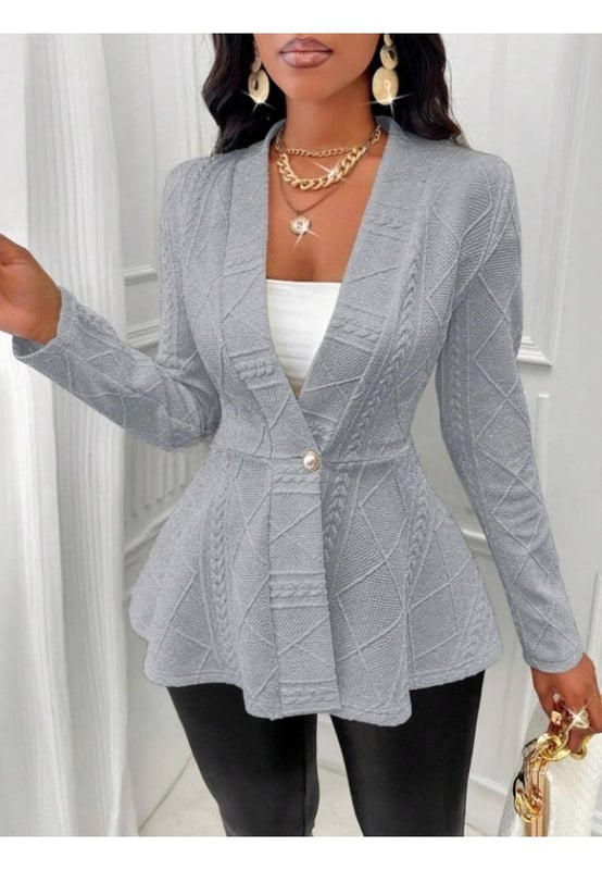 Ein-Knopf Strukturierte Peplum Strickjacke  
  Mit Knopfverschluss  
  Dünne Dicke  
  Nicht gefüttert  
  95% Polyester, 5% Spandex  
  Maschinenwäsche kalt  
  Im Wäschetrockner bei niedriger Temperatur trocknen  
  Importiert  
  Produktmaße (in Zoll):  
  Größe S: Brust 33,9 Top Länge 25,2 Ärmellänge 23,8  
  Größe M: Brust 35,4 Top Länge 25,6 Ärmellänge 24,2  
  Größe L: Brust 37,8 Top Länge 26,2 Ärmellänge 24,6  
  Größe XL: Brust 40,2 Top Länge 26,8 Ärmellänge 25  
  Größe 2XL: Brust 42,5 Top Länge 27,4 Ärmellänge 25,4  
Material: Polyester Strick