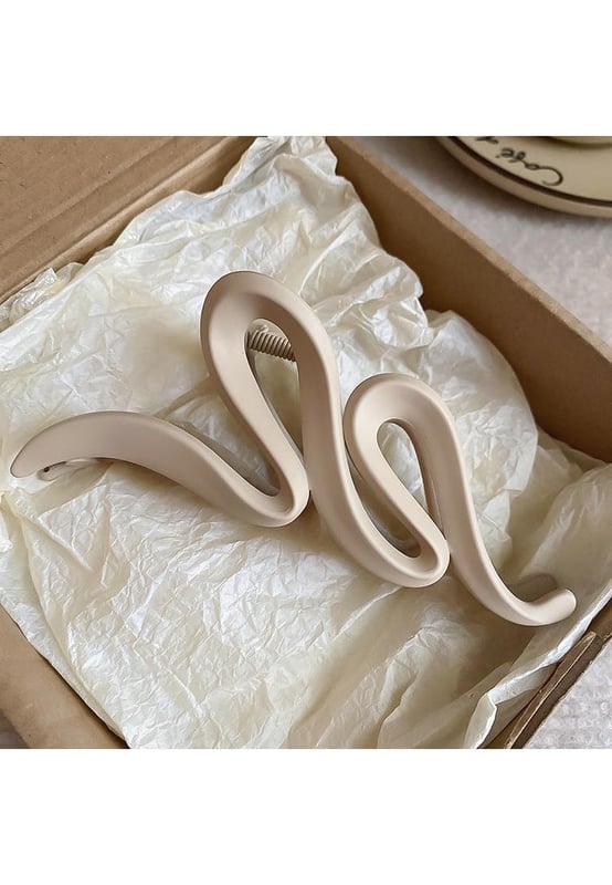 Pieces: 1
  piece
  Material: Alloy Acrylic
  Imported
  Length: 5.2 in
  Width: 1.6 in
  Weight: 1.1 oz