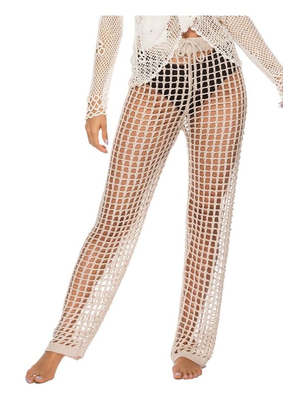 Pantalones de baño de talle alto con cortes
  Características: Corte
  Elasticidad: Elasticidad moderada
  Composición del material: 100% poliéster
  Instrucciones de cuidado: Lavar a máquina en frío, secar a baja temperatura
  Importado
  Medidas del producto:
  S: Longitud de la parte inferior 101.5 cm Cintura 67.0 cm Cadera 92.8 cm
  M: Longitud de la parte inferior 102.9 cm Cintura 72.0 cm Cadera 97.7 cm
  L: Longitud de la parte inferior 104.9 cm Cintura 78.0 cm Cadera 104.0 cm
  XL: Longitud de la parte inferior 107.0 cm Cintura 85.0 cm Cadera 111.0 cm
