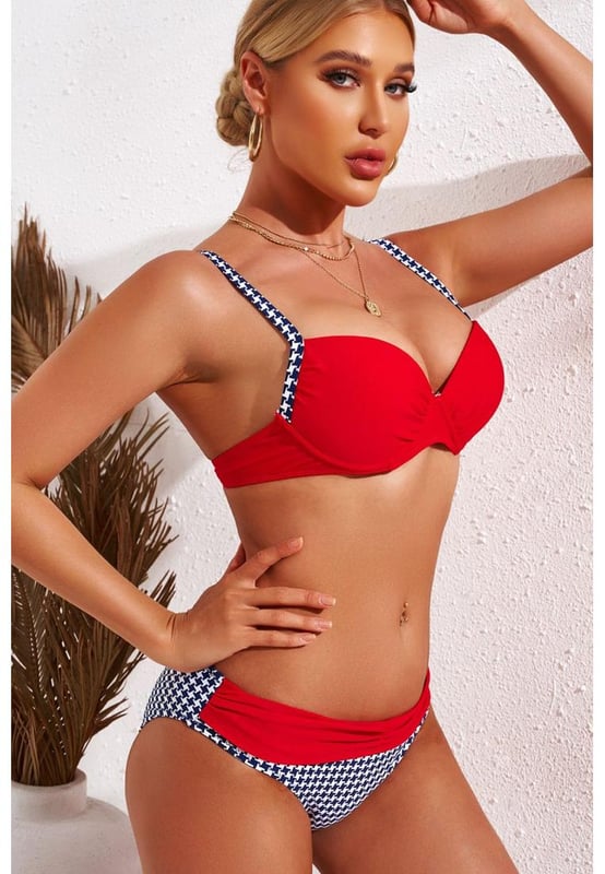 Tipo de parte superior: Sin varilla
Tipo de parte inferior: Cintura media
Categoría de tallas: Regular
Número de piezas: Dos
Tipo de estampado: Rayas impresas
Material: 82% nailon 18% spandex
Características: Estilo básico
Elasticidad: Elasticidad moderada
Transparente: No
Cuerpo: Sin forro
Cojín de pecho: Sin relleno
Instrucciones de cuidado: Lavar a máquina con agua fría. Secar a baja temperatura.
Importado