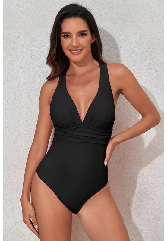 Crisscross design
  Removable padding
  No underwire
  Stretchy material
  Composition: 82% polyamide 18% elastane
  Care instructions: Machine wash cold tumble dry low
  Imported