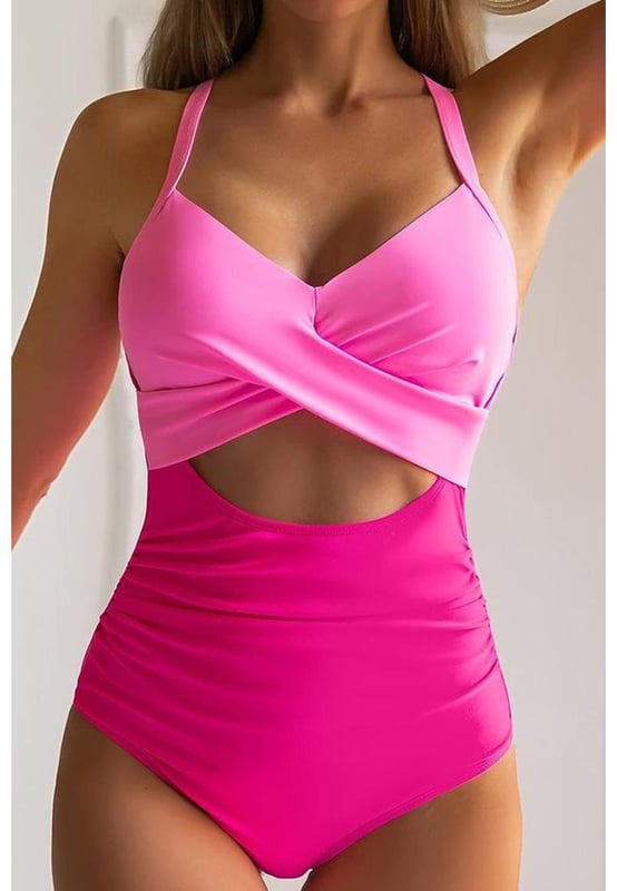Diseño atado  
Acolchado removible  
Sin aros  
Elástico  
Composición del material: 82% poliéster 18% spandex  
Instrucciones de cuidado: Lavar a máquina con agua fría, secar a baja temperatura  
Importado