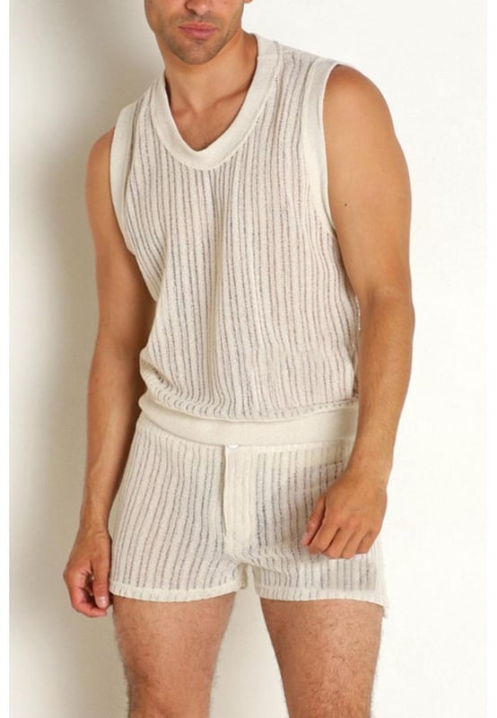 Diseño de estilo básico con calado
Conjunto de dos piezas: camiseta sin mangas de cuello redondo y pantalones cortos
Moderado estiramiento para mayor comodidad
Composición del material: 80% poliéster 20% algodón
Instrucciones de cuidado: Lavar a máquina en frío, secar a baja temperatura
Importado