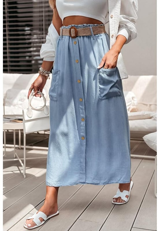 Diseño con botones  
Bolsillos para mayor funcionalidad  
Material opaco  
Sin forro  
Fabricado en 100% lyocel  
Lavar a máquina con agua fría  
Secar a baja temperatura  
Disponible en tallas S a XL