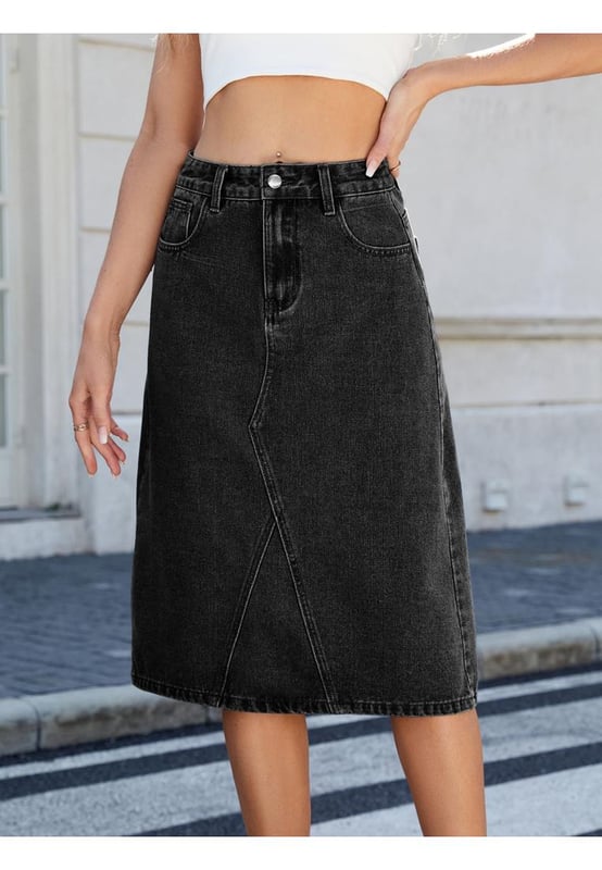 Pocketed design
  No stretch
  Material composition: 65% polyester 35% cotton
  Care instructions: Machine wash cold tumble dry low
  Imported
  Product Measurements (inches):
  Size S (US 4): Length 28.3 Waist 27.6 Hip 40.2
  Size M (US 6/8): Length 28.7 Waist 29.5 Hip 42.1
  Size L (US 10/12): Length 29.1 Waist 31.5 Hip 44.1
  Size XL (US 14/16): Length 29.5 Waist 34.6 Hip 47.2
  Size 2XL (US 18): Length 29.9 Waist 37.8 Hip 50.4