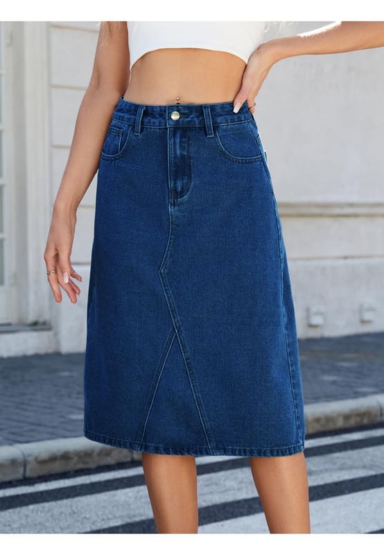 Pocketed design
  No stretch
  Material composition: 65% polyester 35% cotton
  Care instructions: Machine wash cold tumble dry low
  Imported
  Product Measurements (inches):
  Size S (US 4): Length 28.3 Waist 27.6 Hip 40.2
  Size M (US 6/8): Length 28.7 Waist 29.5 Hip 42.1
  Size L (US 10/12): Length 29.1 Waist 31.5 Hip 44.1
  Size XL (US 14/16): Length 29.5 Waist 34.6 Hip 47.2
  Size 2XL (US 18): Length 29.9 Waist 37.8 Hip 50.4