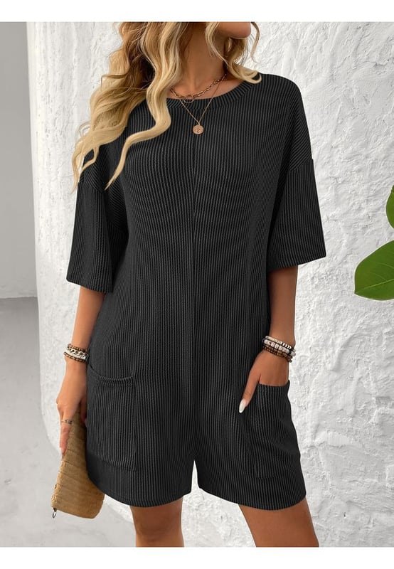 Pocketed
  Backless design
  Opaque
  Material composition: 65% viscose 35% polyester
  Care instructions: Machine wash cold. Tumble dry low
  Imported