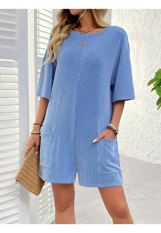 Pocketed
  Backless design
  Opaque
  Material composition: 65% viscose 35% polyester
  Care instructions: Machine wash cold. Tumble dry low
  Imported