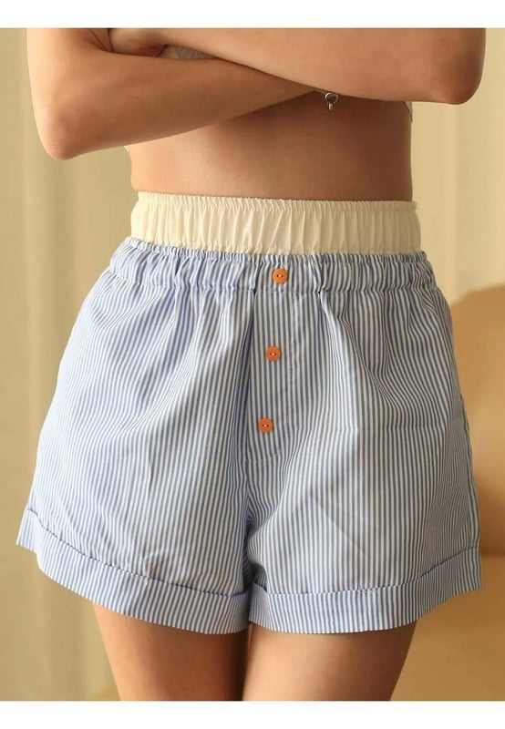 Decorative Button
  Pocketed
  65% polyester 35% cotton
  Machine wash cold
  Tumble dry low
  Imported
Material: Cotton