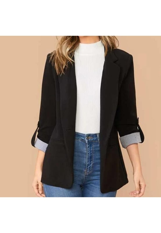 Blazer con solapa y manga enrollada  
Estilo básico  
Grosor normal  
Composición del material: 95% poliéster 5% spandex  
Lavable a máquina en frío, secar a baja temperatura  
Importado  
Medidas del producto: S: busto 94.2 cm, longitud 69.2 cm, hombro 39.6 cm, longitud de manga 59.4 cm  
Medidas del producto: M: busto 98.0 cm, longitud 70.4 cm, hombro 40.6 cm, longitud de manga 60.4 cm  
Medidas del producto: L: busto 104.1 cm, longitud 71.4 cm, hombro 42.2 cm, longitud de manga 61.5 cm  
Diseñado para mujeres
