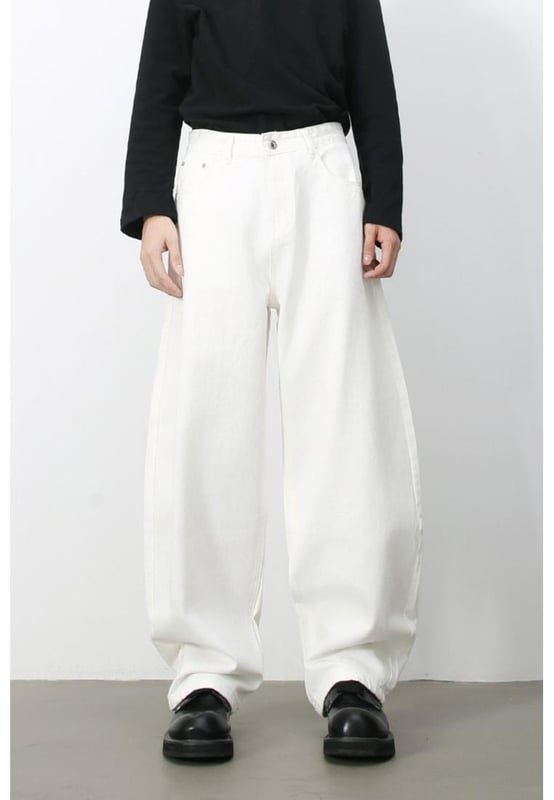 Herren High Rise Wide Leg Jeans  
  Basic-Stil  
  Kein Stretch  
  100% Baumwolle  
  Maschinenwäsche kalt  
  Trockner bei niedriger Temperatur  
  Importiert  
  Produktmaße (in Zoll):  
  XS: Beinlänge: 41,3 Taille: 26,8 Hüfte: 40,2  
  S: Beinlänge: 41,7 Taille: 28,3 Hüfte: 41,7  
  M: Beinlänge: 42,1 Taille: 29,9 Hüfte: 43,3  
  L: Beinlänge: 42,5 Taille: 31,5 Hüfte: 44,9  
  XL: Beinlänge: 42,9 Taille: 33,1 Hüfte: 46,5  