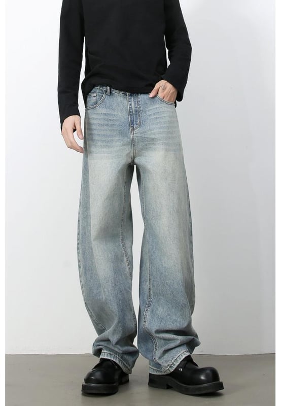 Basic-Stil  
Kein Stretch  
84,4 % Baumwolle 9,6 % Viskose 6 % Polyester  
Maschinenwäsche kalt  
Trocknen im Trockner bei niedriger Temperatur  
Importiert  
Material: Baumwollmischung-Denim