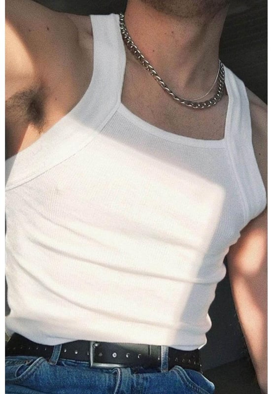Estilo básico  
Material elástico  
100% poliéster  
Escote cuadrado  
Tirantes anchos  
Lavar a máquina con agua fría  
Secar a baja temperatura  
Importado  
Disponible en tallas S a 4XL