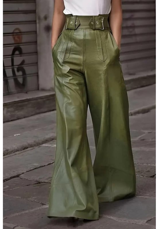 High waist wide flare pants
  Pocketed design
  Opaque material
  Material composition: 80% polyurethane 20% viscose
  Care instructions: Machine wash cold tumble dry low
  Imported