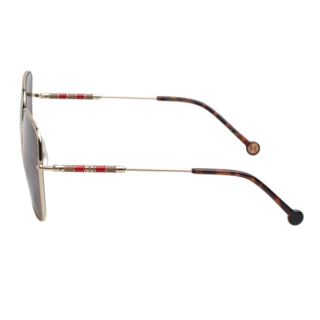 CH0035S sunglasses with metal frame.

 Shape and design:
 - These sunglasses feature a square, soft-edged silhouette that balances structured elegance with modern lines.

 Frame material:
 - The frame is made of lightweight metal, ensuring strength without sacrificing comfort.

 Metal temples:
 - The temples are also made of metal, matching the frame material.
 - The metal on the temples adds strength and stability to the frame of the glasses.

 Brand details:
 - Round emblem with the brand's insignia integrated into the temples.
 - Contrasting decorative inserts that add a distinctive touch to the design.

 Glasses:
 - Lenses with 100% UV protection filter, ideal for daily outdoor use.
 Measures: Lens height: 56 mm. Lens width: 59 mm. Bridge: 19 mm. Temples: 145 mm.
 Composition: Metal
 Care:
Wash only with water or, if necessary, a mild soap.
 Dry with a soft cloth to avoid scratches.
 Avoid contact with harsh surfaces or abrasive liquids.