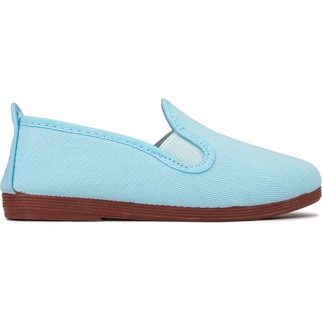Step up your off-duty game, with the original Flossy Arnedo slip-on shoe featuring tonal bespoke elasticated gussets for a perfect, comfy fit. The Arnedo plimsoll is Flossys original staple shoe. This easy lifestyle icon has a cotton canvas upper, cotton & polyester inner lining and a 100% natural rubber outsole.