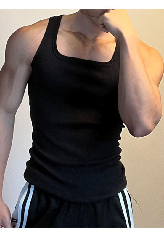 Basic style
  Stretchy fabric
  100% polyester
  Square neck design
  Wide straps
  Machine wash cold
  Tumble dry low
  Imported
Material: Ribbed cotton
