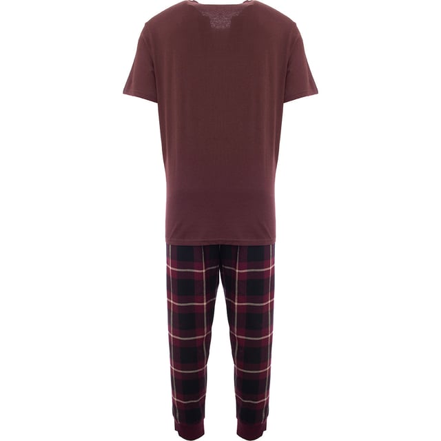 Relax in style with the Threadbare deer loungewear set in burgundy. This cozy set features a charming deer motif, adding a festive and playful touch to your loungewear collection. The rich burgundy color provides a warm and inviting feel, perfect for those lazy days at home. Crafted from 100% cotton, this  loungewear set offers exceptional comfort and breathability, ensuring you stay comfortable all day long. Whether you?re lounging on the couch or enjoying a quiet evening in, this set is the perfect choice for ultimate relaxation.