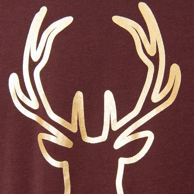 Relax in style with the Threadbare deer loungewear set in burgundy. This cozy set features a charming deer motif, adding a festive and playful touch to your loungewear collection. The rich burgundy color provides a warm and inviting feel, perfect for those lazy days at home. Crafted from 100% cotton, this  loungewear set offers exceptional comfort and breathability, ensuring you stay comfortable all day long. Whether you?re lounging on the couch or enjoying a quiet evening in, this set is the perfect choice for ultimate relaxation.
