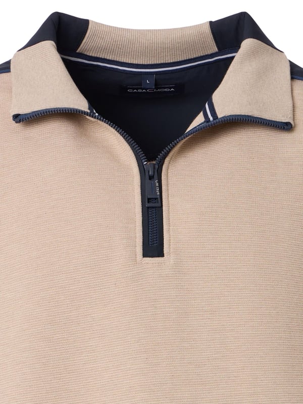 Deze sweatshirt-troyer van CASA MODA biedt door zijn comfortabele pasvorm een aangenaam draagcomfort. Kleurrijke accenten op de kraag en de boorden maken deze troyer tot een absolute blikvanger. Hij rondt uw casual outfit perfect af en kan veelzijdig worden gecombineerd met zowel jeans als chino's. Een absoluut must-have voor elke kledingkast.