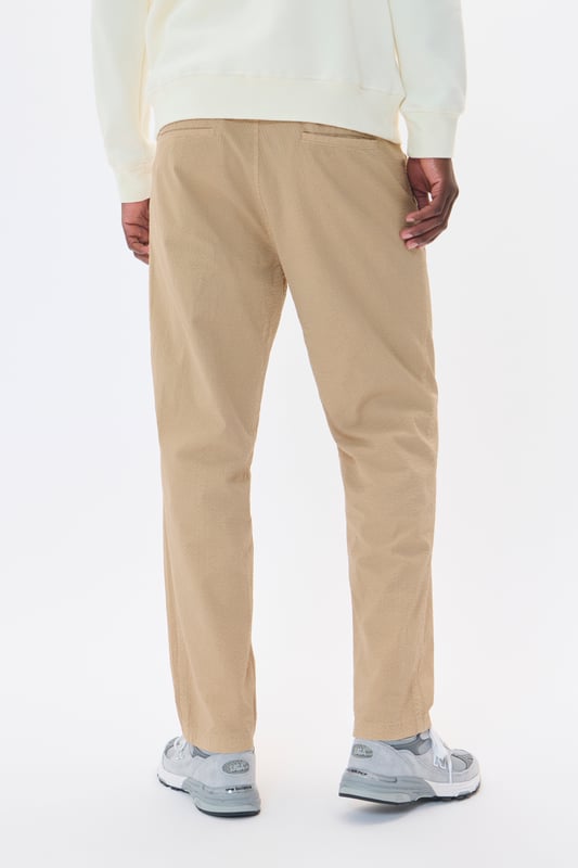 Regular fit,Regular taille,Regular fit  Wassen op 30°, niet bleken, niet in de droger drogen, Druipnat ophangen, koud strijken max. 110° C, Niet droog reinigen  98% Katoen,2% Elastaan