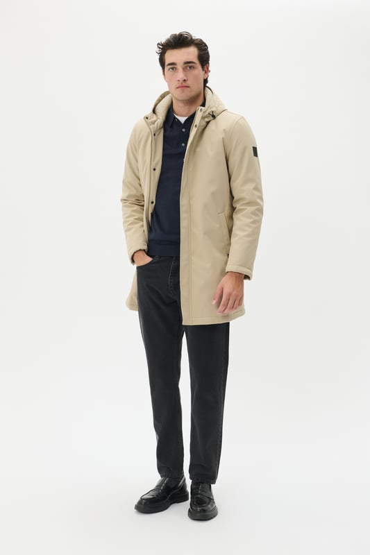 Regular fit  Wassen op 30°, niet bleken, drogen in droger behoedzaam, Druipnat ophangen, koud strijken max. 110° C, Droogreiniging  90% Polyester,10% Elastaan