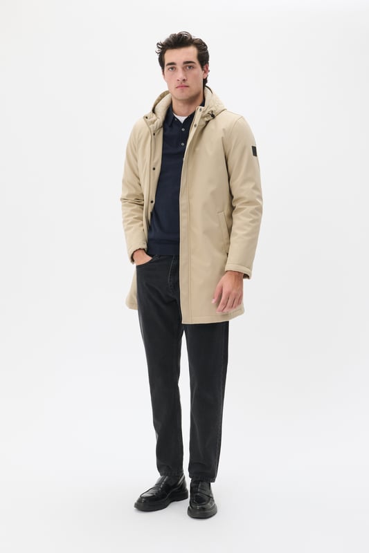 Regular fit  Wassen op 30°, niet bleken, drogen in droger behoedzaam, Druipnat ophangen, koud strijken max. 110° C, Droogreiniging  90% Polyester,10% Elastaan
