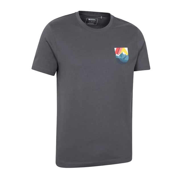 100% Baumwolle. Gewebetechnik: Atmungsaktiv, Lichtechtheit, Leicht, Schälfestigkeit, Weich, Mit UV-Schutz. Design: Rückseitiger Aufdruck, Grafikdruck, Berg, Aufschrift. Rundhalsausschnitt. Kurzärmlig. UV-Schutzfaktor: UPF 50+. XS: 84 cm. S, M: 93,98 cm. L: 109 cm. XL: 116,84 cm. XXL: 124,46 cm.