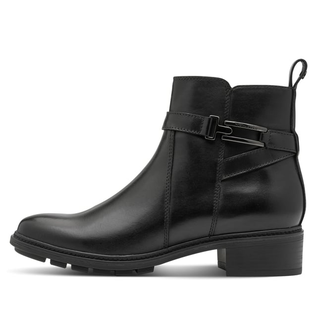 Deze Tamaris enkellaarsjes van echt leer combineren elegantie met dagelijks comfort. Dankzij de rits aan de zijkant en de Touch-It binnenzool zijn ze ideaal voor smart-casual looks en dagelijks gebruik. Belangrijkste kenmerken: Bovenwerk van hoogwaardig echt leer, handige ritssluiting aan de zijkant, zachte textielvoering en binnenzool, Touch-It voetbed past zich aan de vorm van je voet aan, hakhoogte van 35 mm voor subtiele lift, duurzame synthetische buitenzool, perfect voor zowel casual als nette outfits.