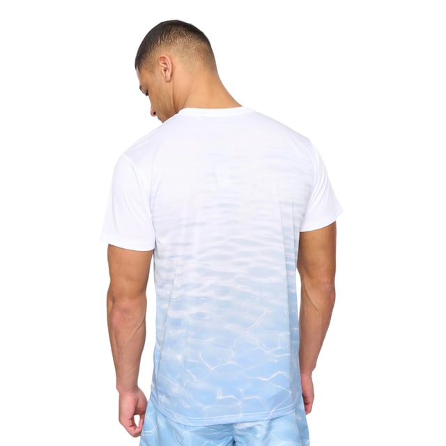 100% Polyester. Fabric: Soft Touch. Design: Printed, Ripple, Rubberised Logo, Sublimated, Text, Water. Neckline: Crew Neck. Sleeve-Type: Short-Sleeved. Fit: Regular. S: 37 in. M: 40 in. L: 43 in. XL: 46 in. XXL: 49 in.