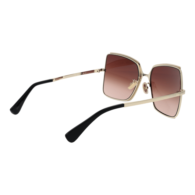 Género: Mujer
Color principal: Negro
Color del marco: Negro
Material del marco: Metal
Color de lentes: Brown
Material de lentes: Plástico
Categoría de filtro: 2
Efecto de lentes: Gradiente
Protección: 100% UVA & UVB
Ancho de las lentes: 58
Altura de las lentes: 55
Ancho del puente: 19
Ancho del marco: 145
Longitud de las sienes: 140
Estilo: Mariposa
Estilo de llantas: Llanta completa
Bisagra de resorte: No
Extra: Sin extra
El envío incluye: Estuche originalsa de gafas original, documentación, paño de limpieza
Country: China