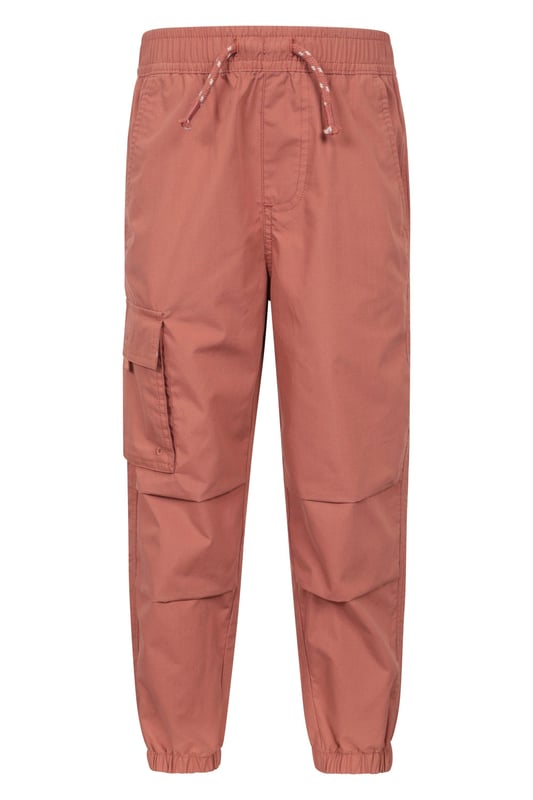 65% Polyester, 35% Katoen. Ontwerp: Logo. Sluiting: Knoop, Ritsgat. Stoftechnologie: Bestand tegen vervaging, Lichtgewicht, Sneldrogend, Krimpvrij. Zakken: 2 voorzakken, 2 achterzakken, 2 zijzakken, drukknoopsluiting, Cargo. Taille: Verstelbaar, Elastisch.