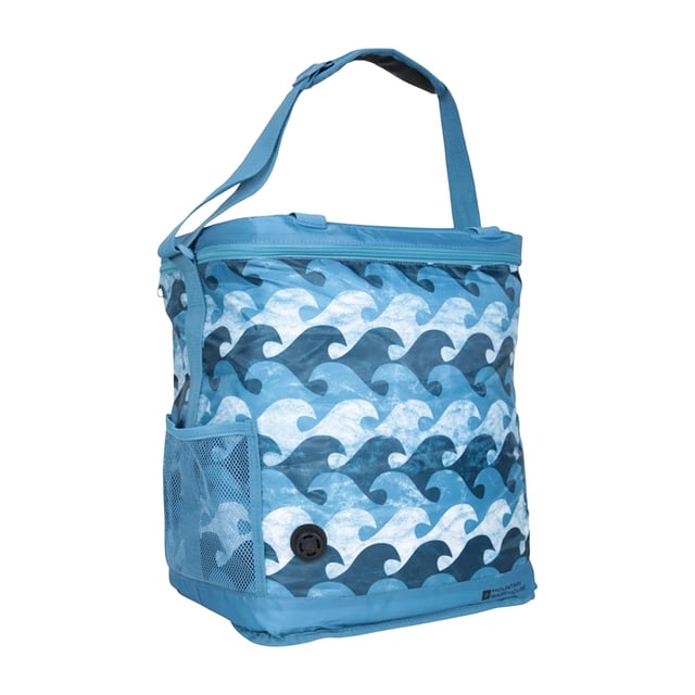 100% Polyester. Fabric Technology: Lightweight. Compartments: 1 Main Compartment, Zipped. Design: All-Over Print, Logo, Wave Pattern. Adjustable Strap, Mesh Bottle Holder, Self-Inflating Valve. Capacity: 30L.
