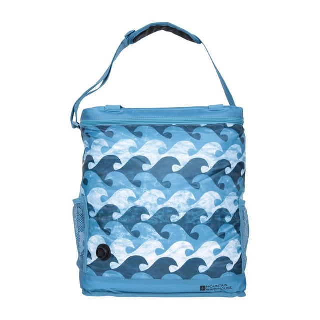 100% Polyester. Fabric Technology: Lightweight. Compartments: 1 Main Compartment, Zipped. Design: All-Over Print, Logo, Wave Pattern. Adjustable Strap, Mesh Bottle Holder, Self-Inflating Valve. Capacity: 30L.