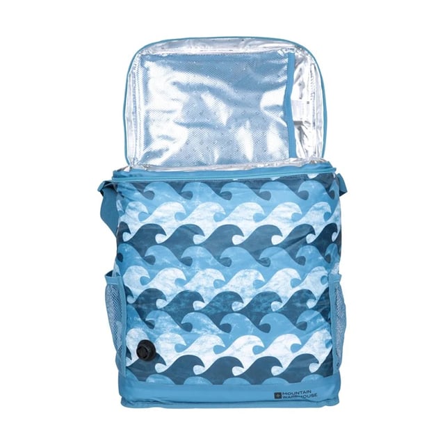 100% Polyester. Fabric Technology: Lightweight. Compartments: 1 Main Compartment, Zipped. Design: All-Over Print, Logo, Wave Pattern. Adjustable Strap, Mesh Bottle Holder, Self-Inflating Valve. Capacity: 30L.